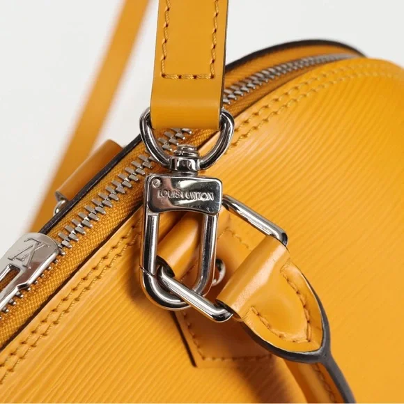 LOUIS VUITTON Epi Alma Citron PM Hand Bag Mimosa with the Matching LV strap - Picture 13 of 15